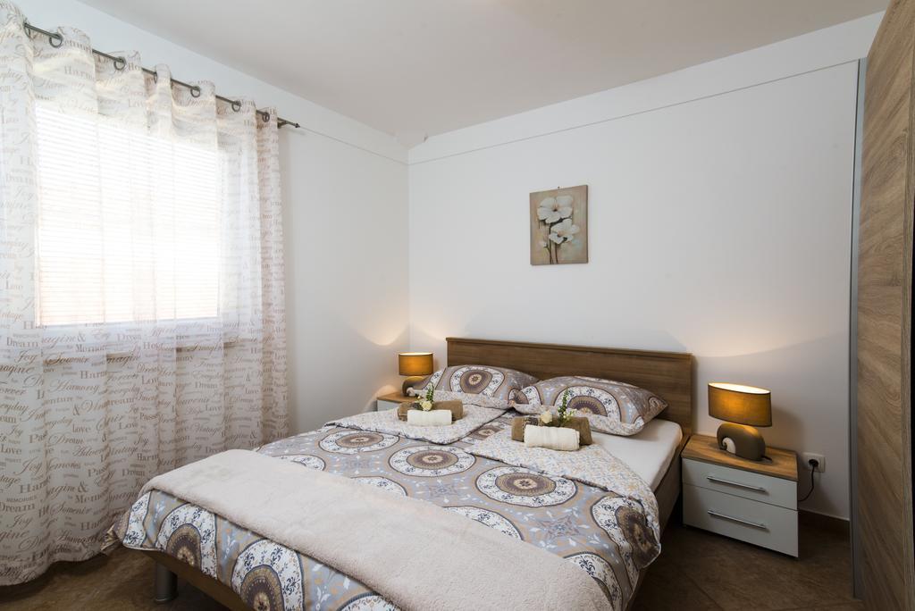 Apartments Villa Nona Umag Exterior foto